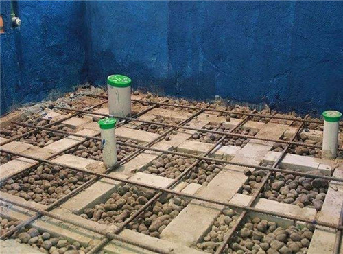 建筑陶?；靥瞵F(xiàn)場